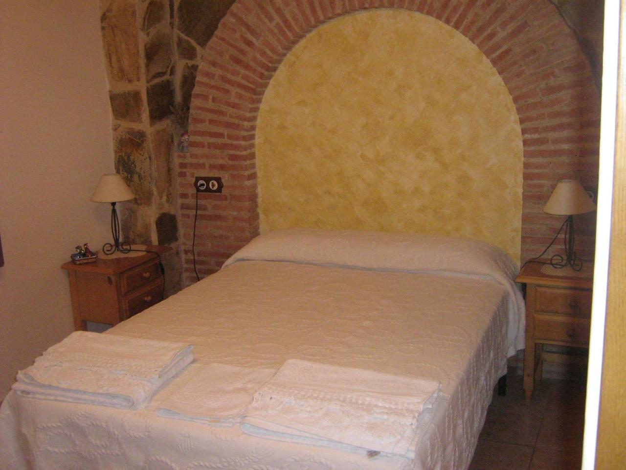 Hostal Sara Villafeliche Екстериор снимка